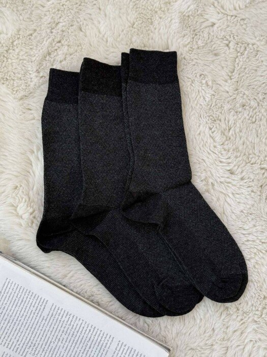 PAKETË ME 3 PALË CORAPE PËR MESHKUJ NË NGJYRËN E ZEZË - KLAUDIO FASHION