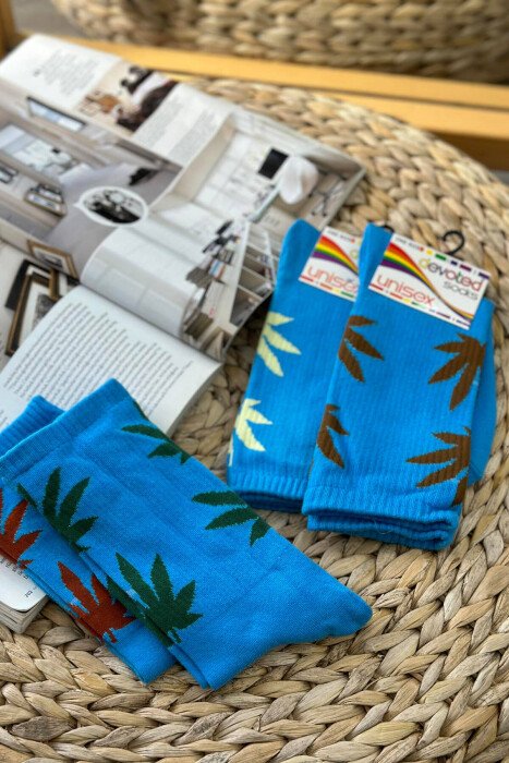 4 PAIR ONE COLOR UNISEX CREW SOCKS BLUE/BLU - 2