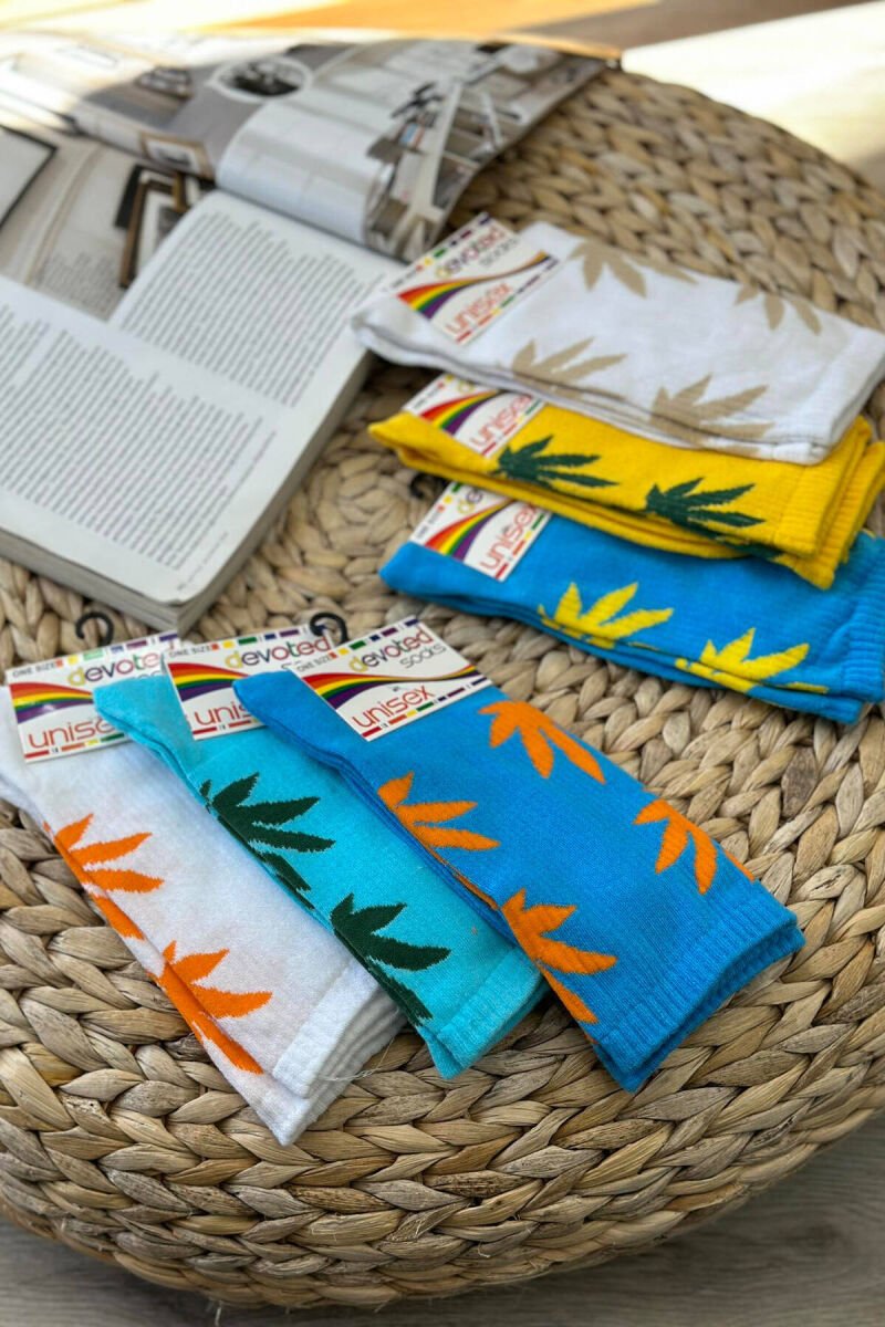 6 PAIR DIFFERENT COLORS UNISEX CREW SOCKS MULTIPLE/SHNGJ - 3