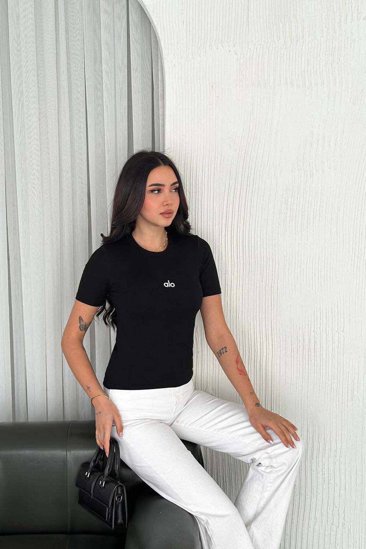 ALO FRONT WRITTING ONE COLOR WOMEN T-SHIRT BLACK/ E ZEZE T-SHIRT KLAUDIO  FASHION NO-1960