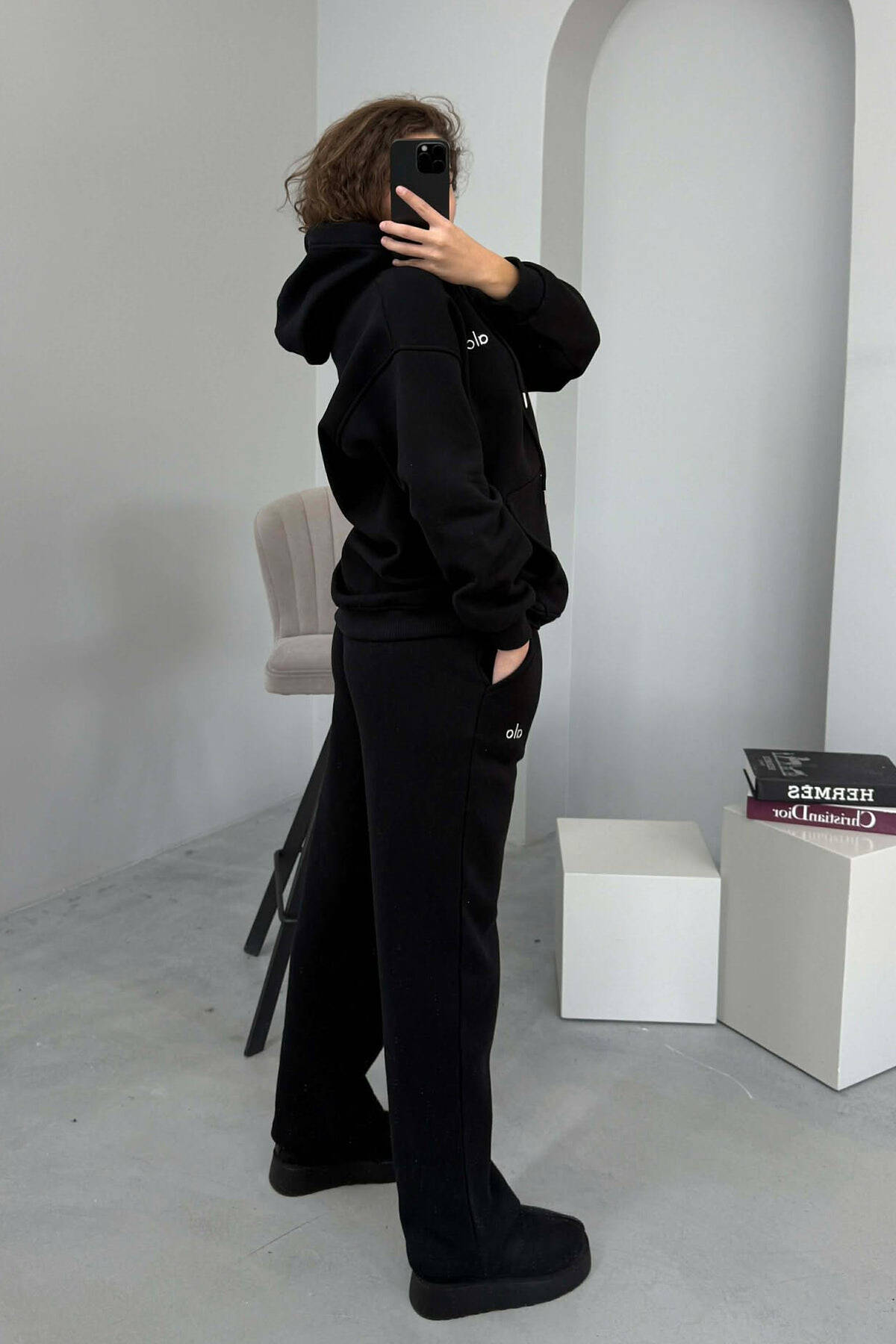 alo-hoodiesweatpants-fluffy-