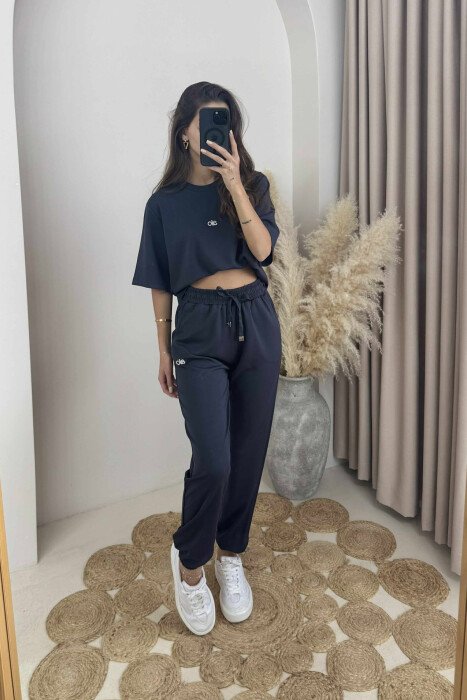 ALO WRITTING T-SHIRT+JOGGERS WOMEN SET DARK GREY/GEE - KLAUDIO FASHION