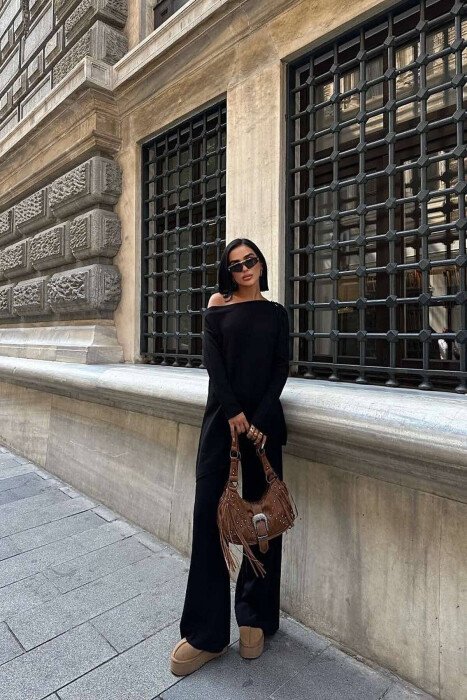 KOSTUM PËR FEMRA TRIKO DHE PANTALLONA NË NGJYRËN E ZEZË - KLAUDIO FASHION