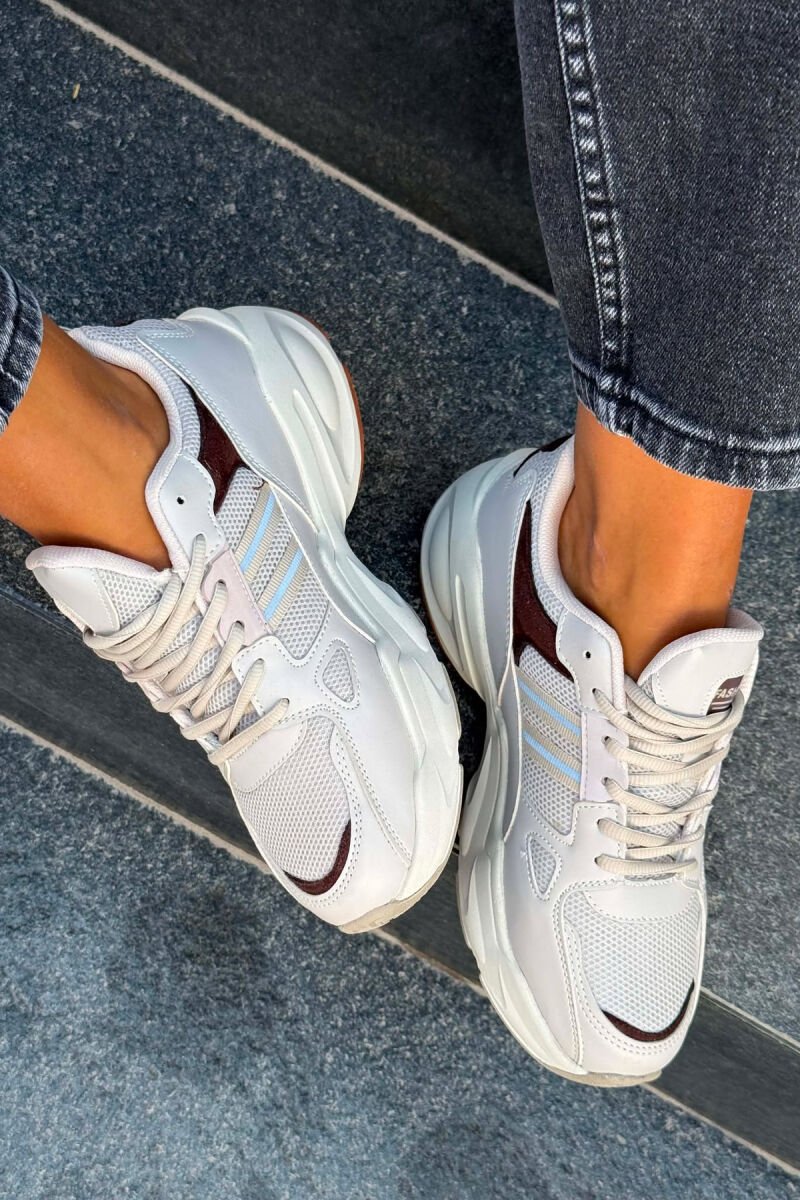 ATLETE ME PLATFORME PER FEMRA NE NGJYRE BEZHE ME KAFE - 4
