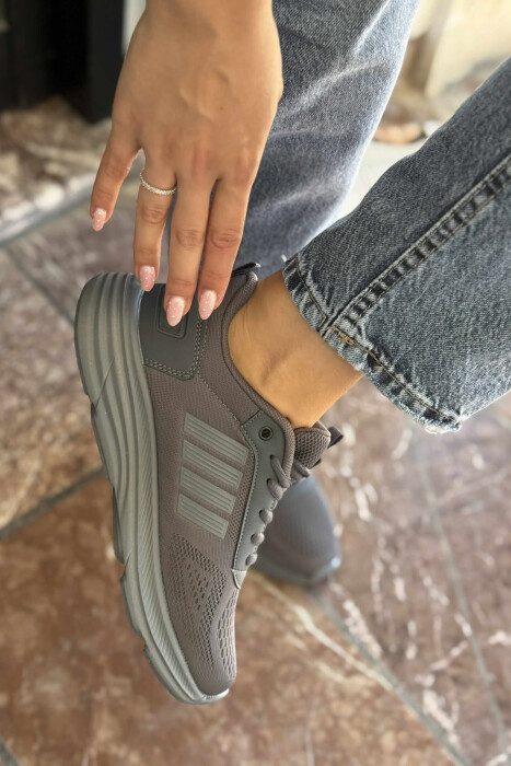 ATLETE ME PLATFORME TE THJESHTE PER FEMRA NE NGJYRE GRI - 2