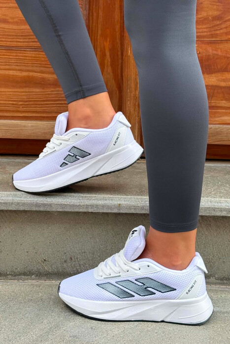ATLETE PER FEMRA NE NGJYRE TE BARDHE - 4