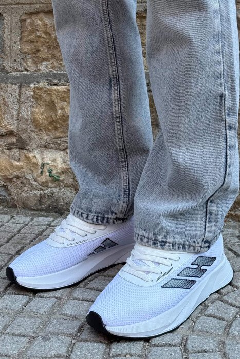 ATLETE PER MESHKUJ NE NGJYRE TE BARDHE - KLAUDIO FASHION