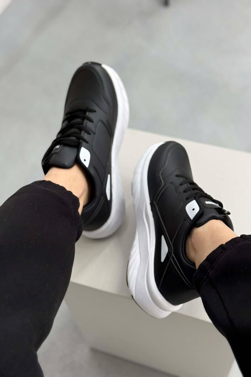 ATLETE TE THJESHTA ME PLATFORME PER FEMRA NE NGJYRE TE ZEZE ME TE BARDHE - 2