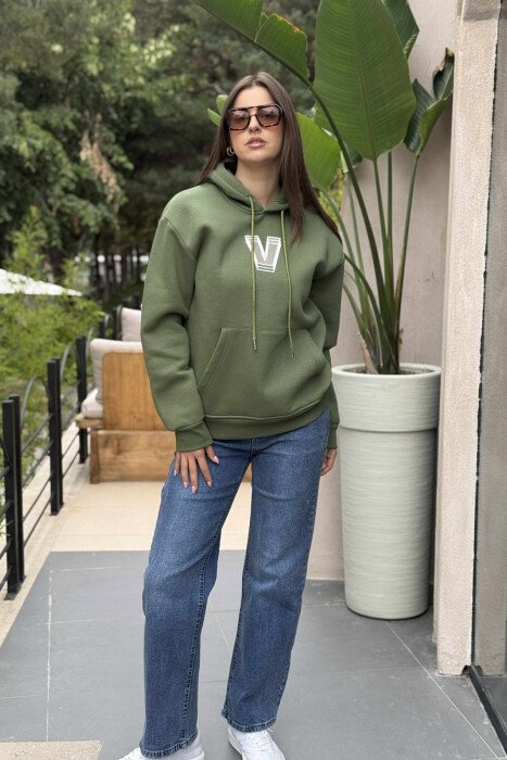 HOODIE ME PUSH ME SHKRIME NË PJESEN E PASME PËR FEMRA NË NGJYRËN JESHILE 