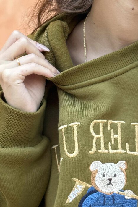 BEAR IMAGE WRITTINGS WOMEN SWEATSHIRT OLIVE/ULLI - 4