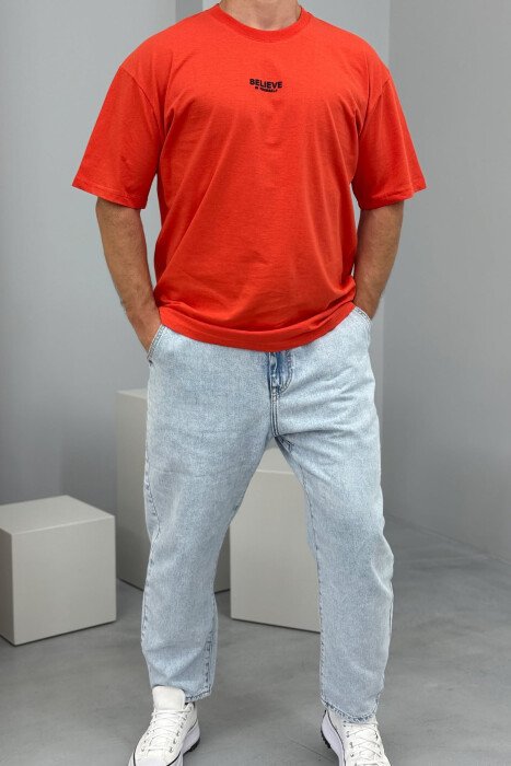 T-SHIRT ME SHKRIME PËR MESHKUJ NË NGJYRËN PORTOKALLI 