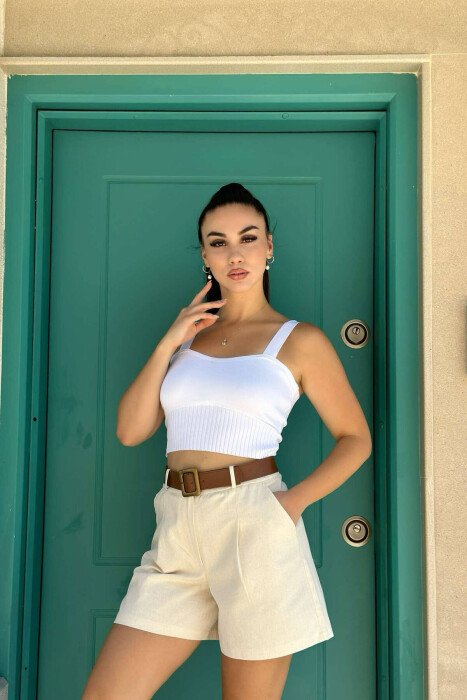 BELT DETAIL WOMEN SHORTS CREAM/KREM - KLAUDIO FASHION