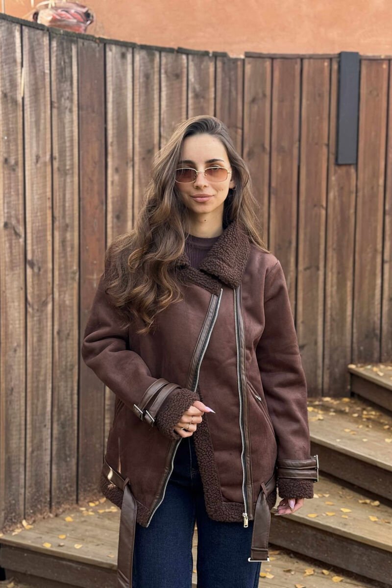 BELT DETAILS ONE COLOR FLUFFY WOMEN JACKET DARK BROWN/KAE - 2