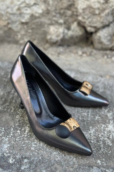 BLACK WOMAN HEELS WITH GOLD DETAILS OLIVE/ULLI - KLAUDIO FASHION