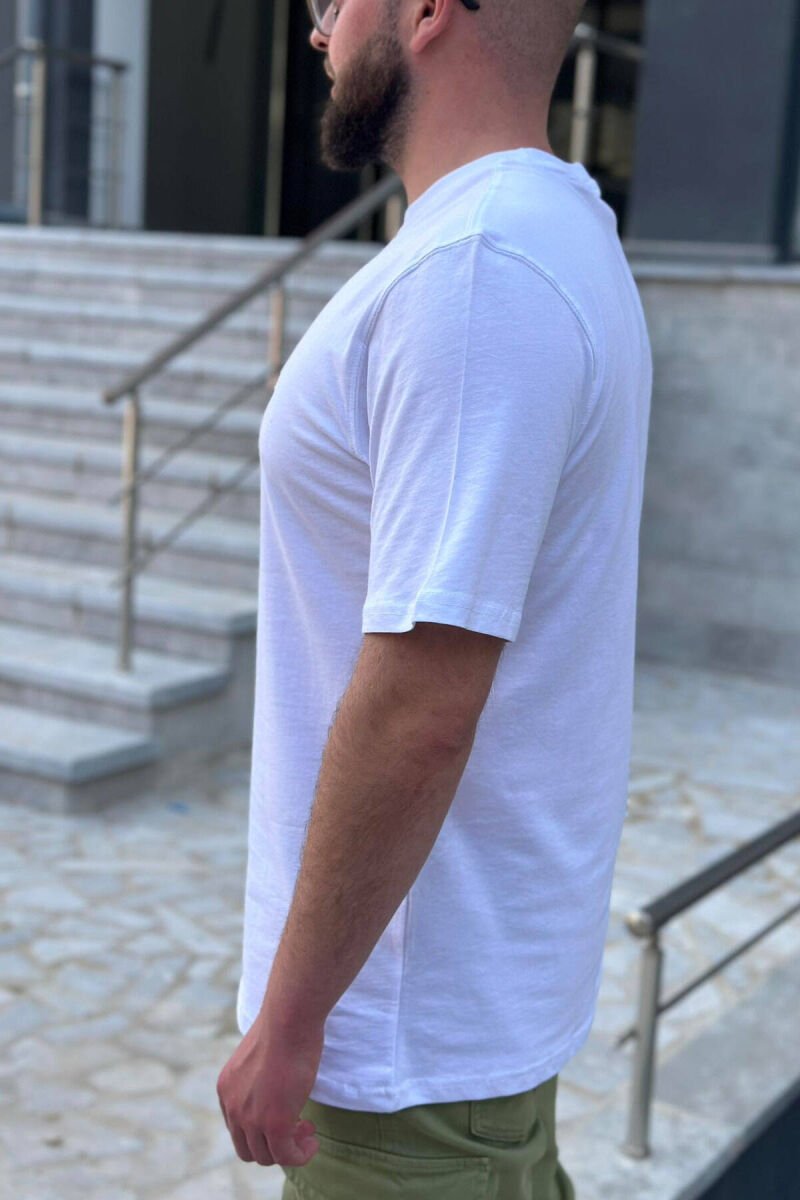 BLUZË E THJESHTË PËR MESHKUJ NË NGJYRË TË BARDHË - 3