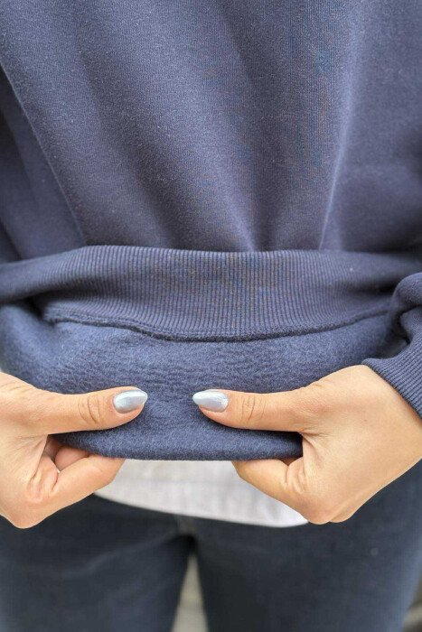 BLUZË E THJESHTË ME PUSH PËR FEMRA NË NGJYRËN BLU - 3