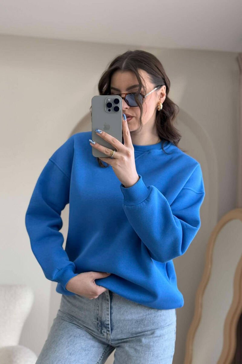 BLUZË E THJESHTË ME PUSH PËR FEMRA NË NGJYRËN BLU E ZBARDHUR - 5