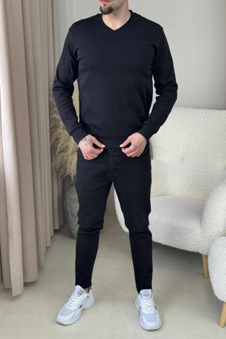 BLUZË E THJESHTË NJË NGJYRËSHE ME JAKE V PËR MESHKUJ NË NGJYRË TË ZEZË - 1