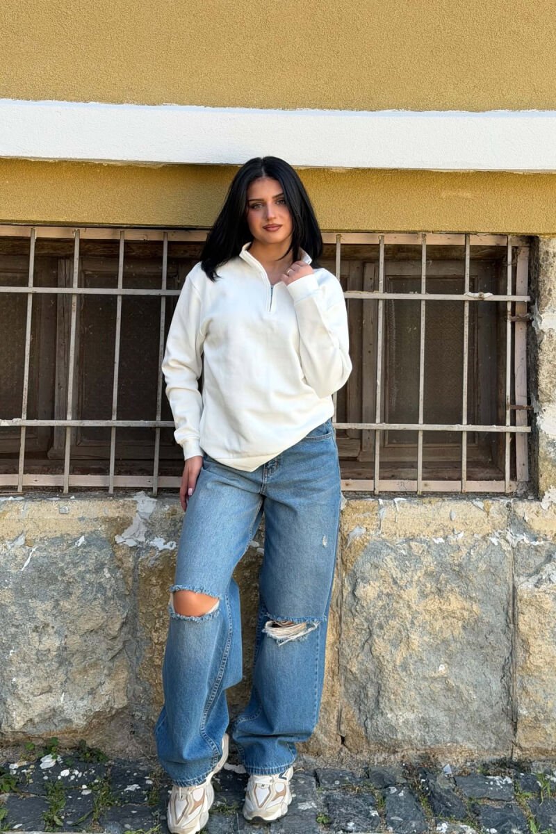 BLUZE E THJESHTE NJE NGJYRESHE ME ZINXHIR PER FEMRA NE NGJYRE TE BARDHE - 4