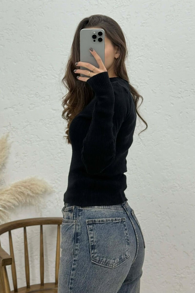 BLUZË E THJESHTË NJË NGJYRËSHE PËR FEMRA NË NGJYRË TË ZEZË - 2
