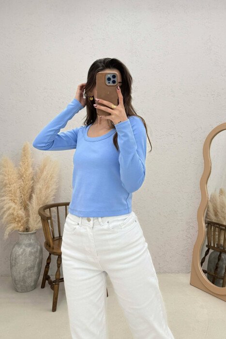 BLUZE E THJESHTE NJE NGJYRESHE PER FEMRA NE NGJYRE BABY BLU - 2