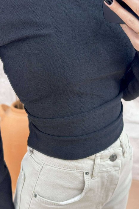 BLUZË E THJESHTË PËR FEMRA NË NGJYRËN E ZEZË - 4