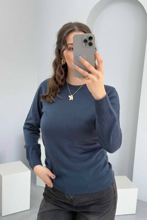 BLUZË E THJESHTË PËR FEMRA NË NGJYRËN BLU E ZBARDHUR - 5