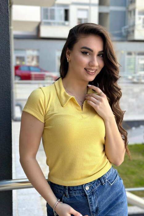 BLUZË E THJESHTË PËR FEMRA NË NGJYRËN E VERDHË - 2
