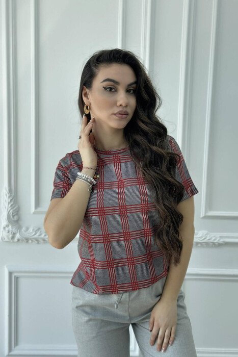 BLUZË ME DIZAJNE KATRORE PËR FEMRA NË NGJYRËN GRI ME TË KUQE - 2