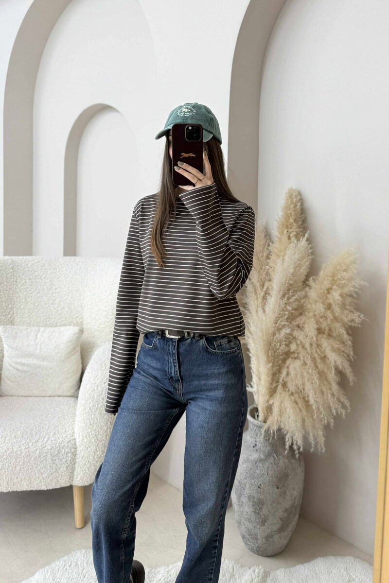 BLUZE ME JAKE TE RRUMBULLAKET DHE DIZAJN ME VIJA PER FEMRA NE NGJYRE KAFE - 5