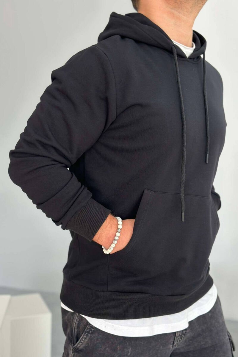 BLUZË ME KAPUC NJË NGJYRËSHE PËR MESHKUJ NË NGJYRË TË ZEZË - 2