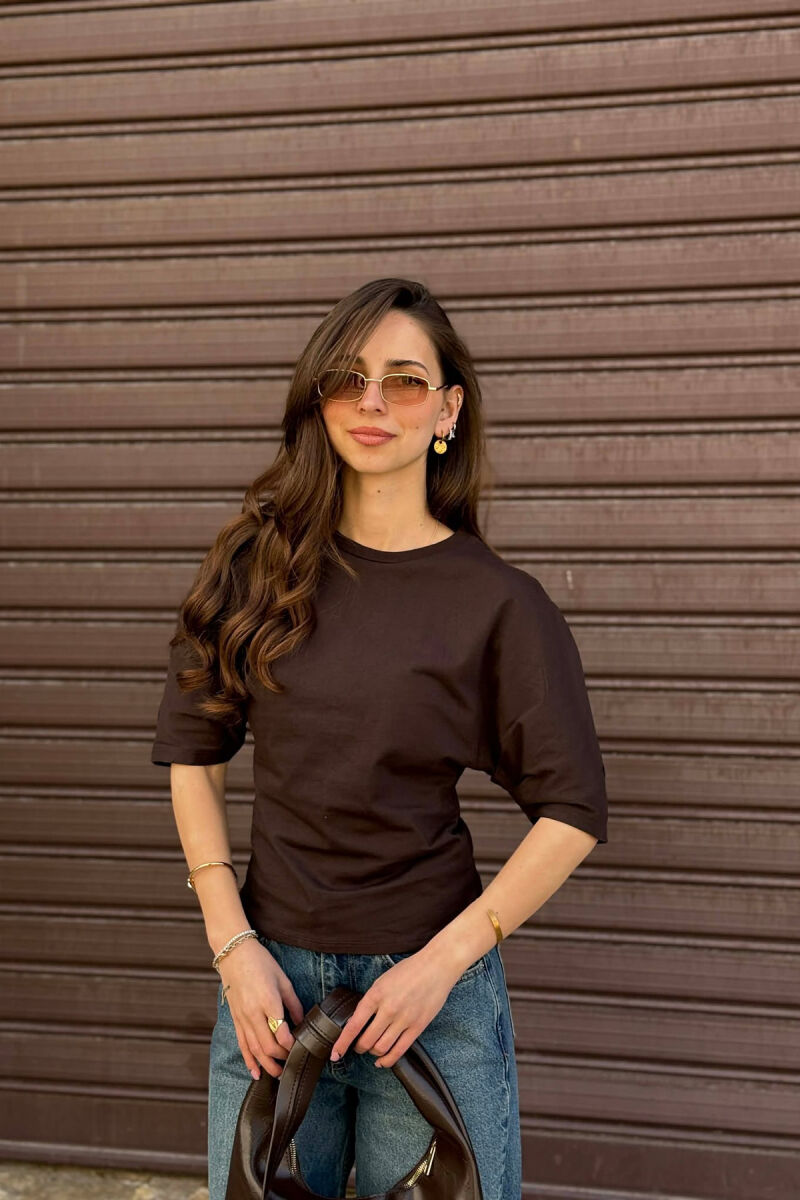 BLUZE ME MENGE TE SHKURTA PER FEMRA NE NGJYRE KAFE - 1