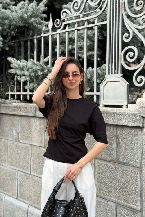 BLUZE ME MENGE TE SHKURTA PER FEMRA NE NGJYRE TE ZEZE - 2