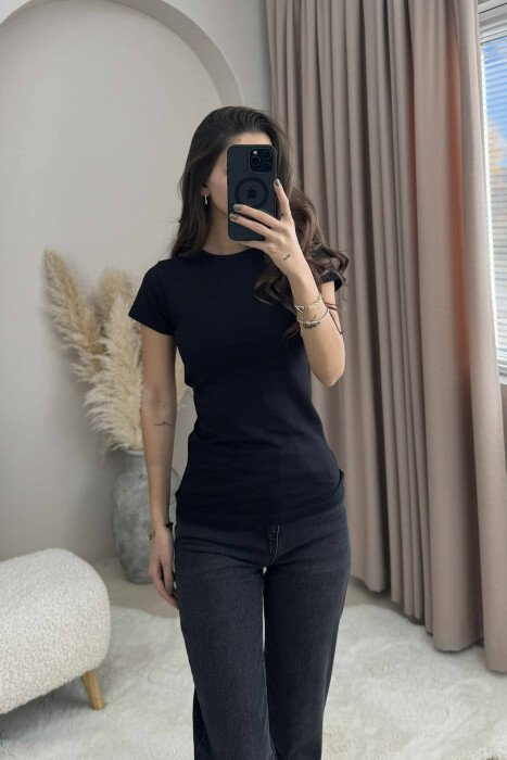 BLUZË PËR FEMRA ME MËNGË TË SHKURTERA NË NGJYRË TË ZEZË - KLAUDIO FASHION