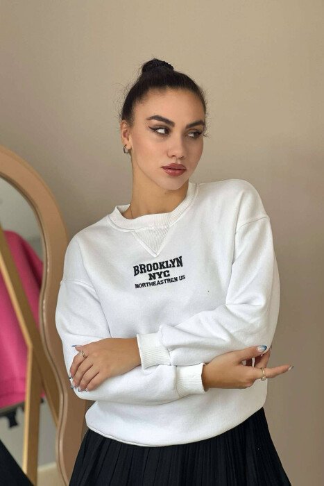 BLUZË ME PUSH ME SHKRIME PËR FEMRA NË NGJYRËN E BARDHË 