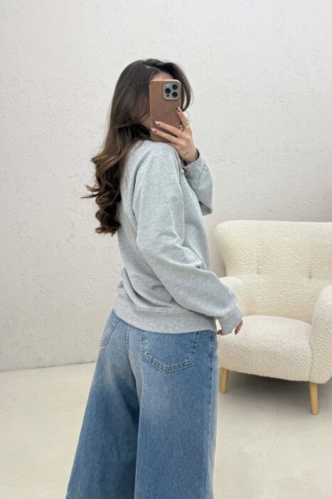 BLUZE NJE NGJYRESHE E THJESHTE PER FEMRA NE NGJYRE GRI TE ZBARDHUR - 4