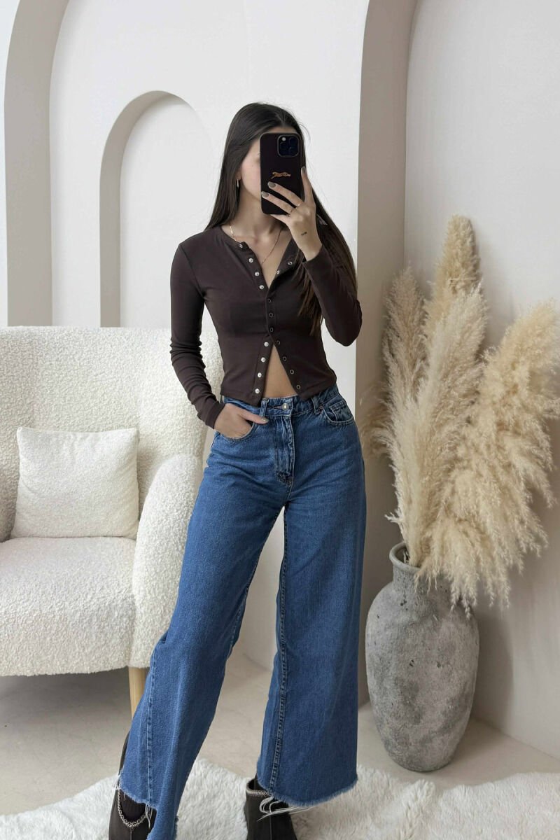 BLUZE NJE NGJYRESHE ME BUTONA PER FEMRA NE NGJYRE KAFE - 3