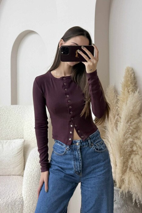 BLUZE NJE NGJYRESHE ME BUTONA PER FEMRA NE NGJYRE VISHNJE TE ERRET - 4