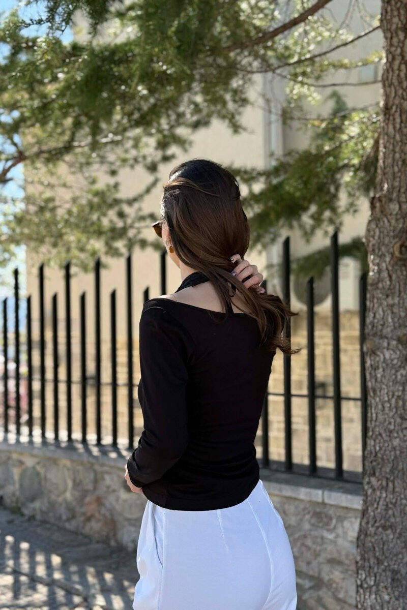 BLUZE NJE NGJYRESHE ME DETAJ DANTELLE PER FEMRA NE NGJYRE TE ZEZE - 4