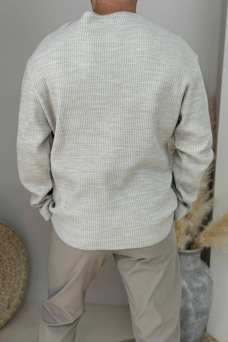 BLUZË NJË NGJYRËSHE ME DY BUTONA PËR MESHKU NË NGJYRËN BEZHË - 3
