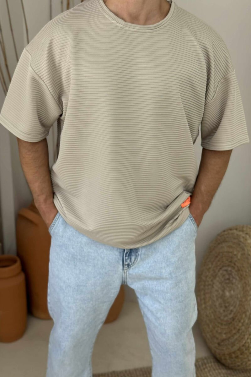 BLUZË NJË NGJYRËSHE ME JAKË TË RRUMBULLAKËT PËR MESHKUJ NË NGJYRËN BEZHË - 2