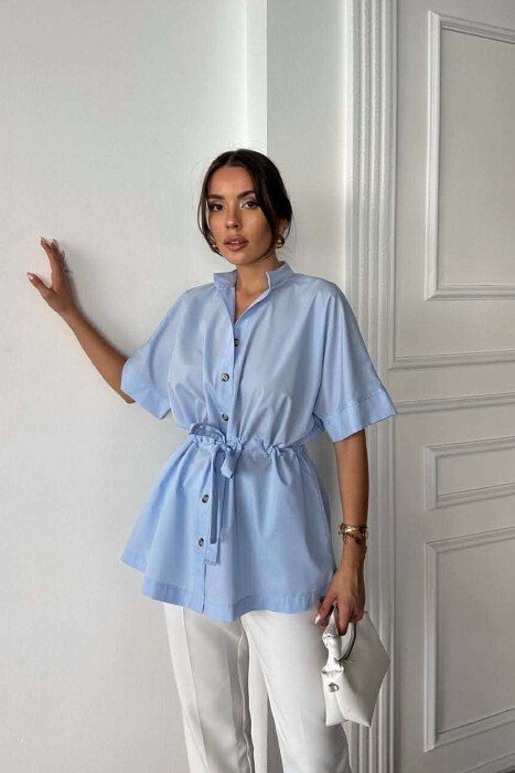 BLUZE NJE NGJYRESHE ME NENGE TE SHKURTRA ME LIDHESE NE BEL PER FEMRA NE NGJYRE BLU TE ZBARDHUR - 1