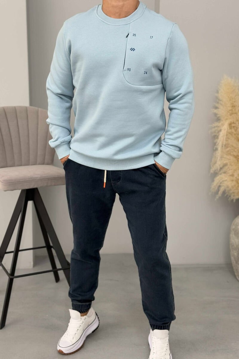 BLUZË NJË NGJYRËSHE ME PUSH DHE JAKË TË RRUMBULLAKËT PËR MESHKUJ NË NGJYRËN BLU TË ZBARDHUR - 2