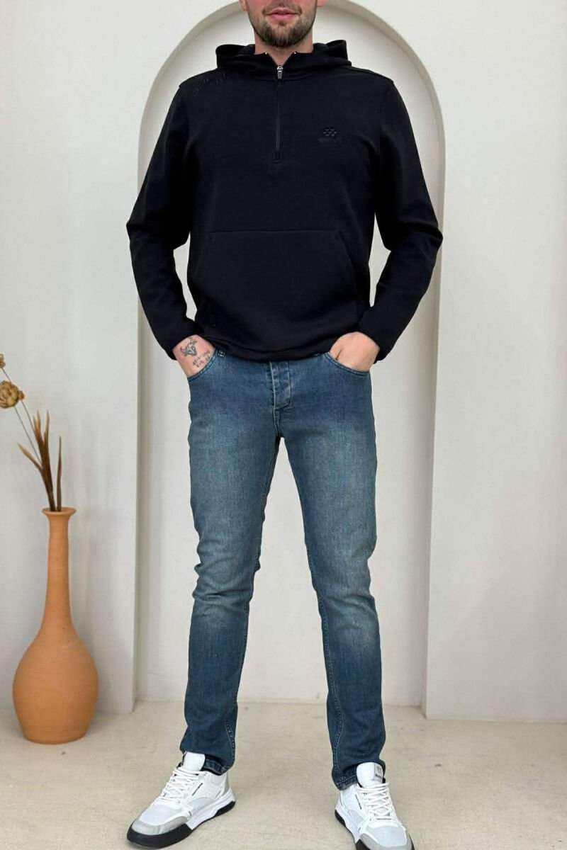 BLUZË NJËNGJYRËSHE ME JAKË ME ZINXHIR PËR MESHKUJ NË NGJYRË TË ZEZË MESNATE - 2