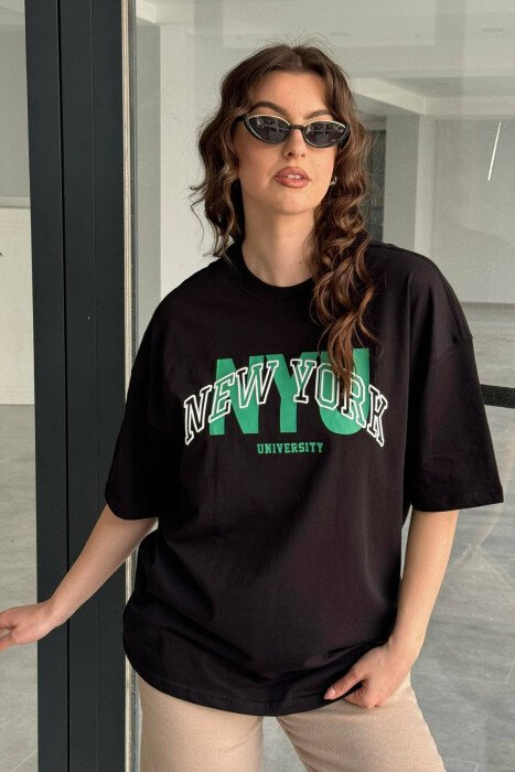 BLUZË OVERSIZE ME MOTIVE SHKRIMI PËR FEMRA NË NGJYRËN E ZEZË 