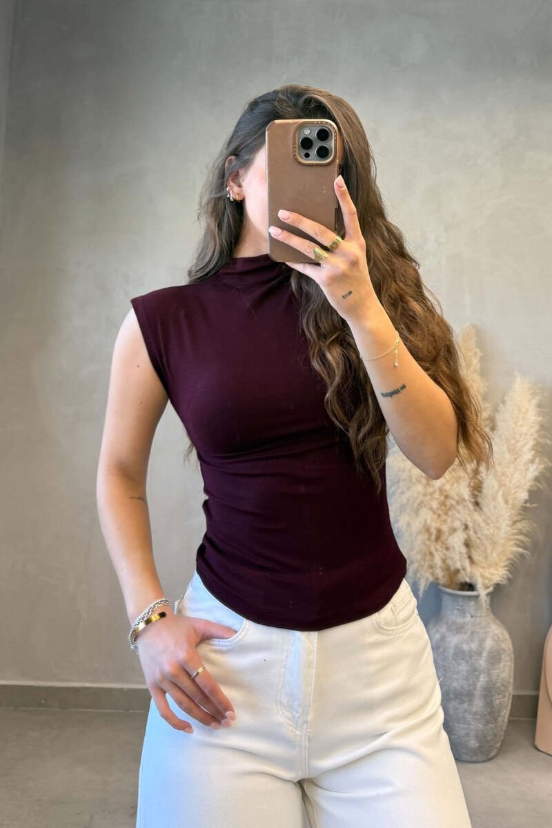 BLUZE PA MENGE ME GJYSEM GOLF PER FEMRA NE NGJYRE VISHNJE - 1