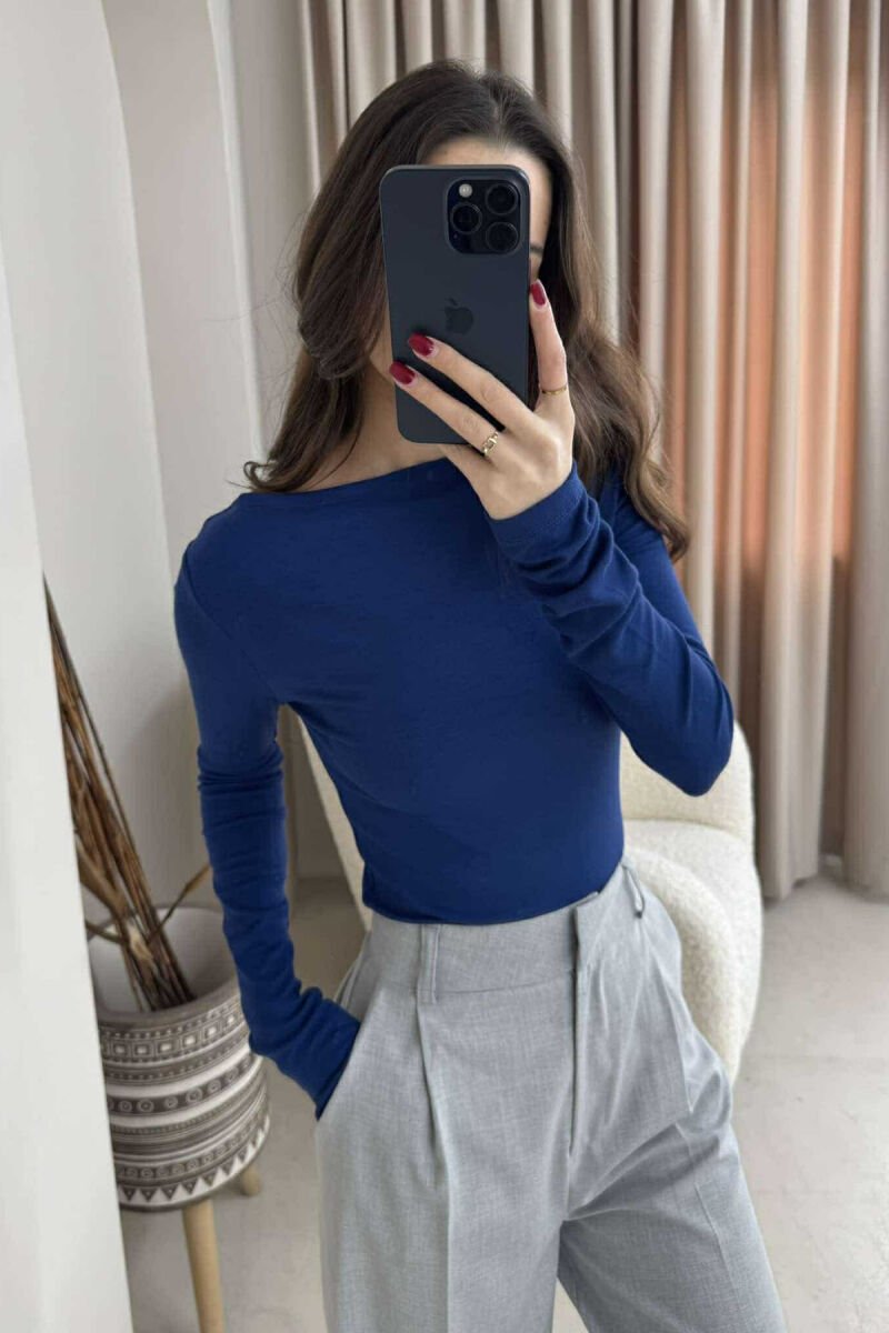 BLUZË PËR FEMRA NË NGJYRËN BLU - 1