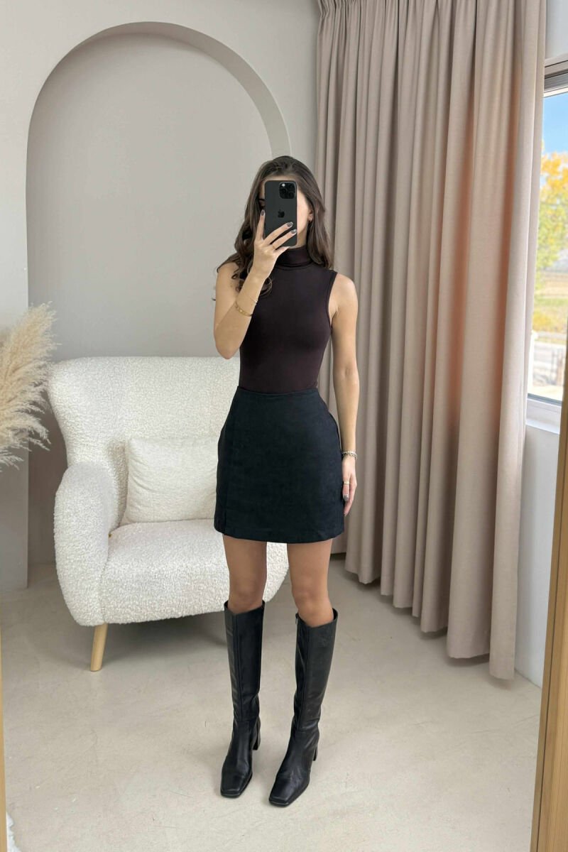 BODY NJË NGJYRËSHE PA MËNGË ME JAKË GOLF PËR FEMRA NË NGJYRË KAFE TË ERRËT - 1