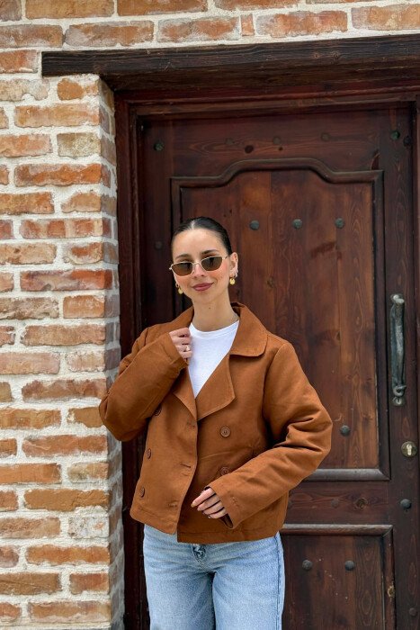 XHAKETE NJE NGJYRESHE ME BUTONA PER FEMRA NE NGJYRE KAFE - KLAUDIO FASHION
