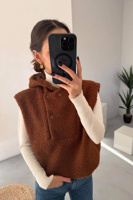 BUTTONS FLUFFY ONE COLOR WOMAN VEST BROWN/KAFE - 1